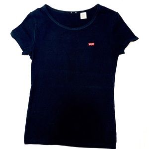 ☀️3 for $20☀️ Black Levi’s T-Shirt